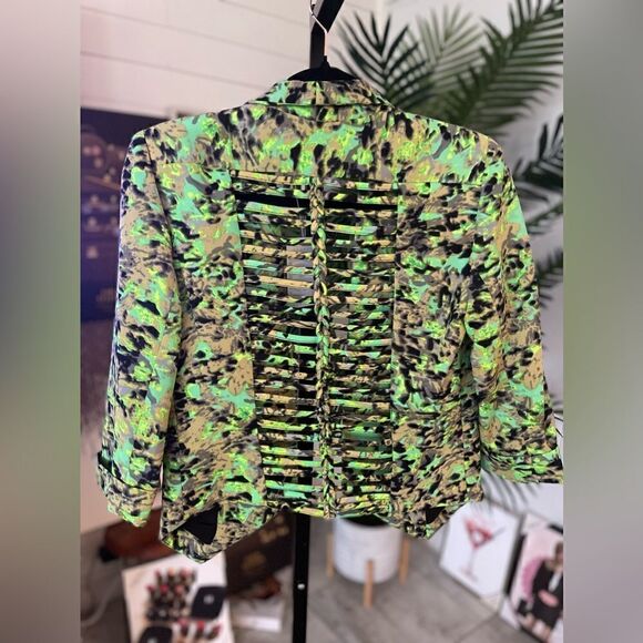 Alberto Makali Floral Print Evening Jacket
Size: S| US 4 NWT - Picture 4 of 5